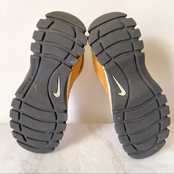 Nike Yucan Water Shield Suede Boots - Picture 6 of 8